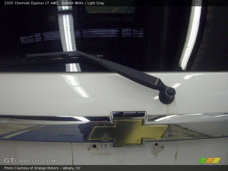Summit White / Light Gray 2005 Chevrolet Equinox LT AWD