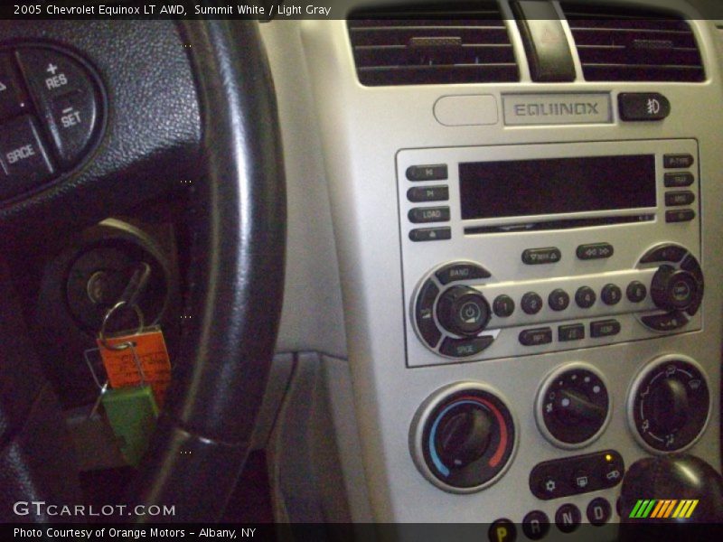 Summit White / Light Gray 2005 Chevrolet Equinox LT AWD