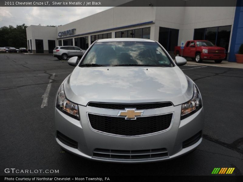 Silver Ice Metallic / Jet Black 2011 Chevrolet Cruze LT