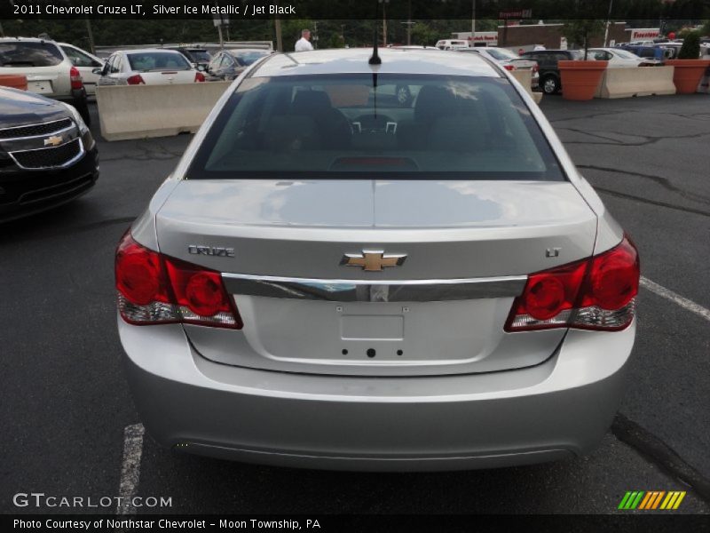 Silver Ice Metallic / Jet Black 2011 Chevrolet Cruze LT