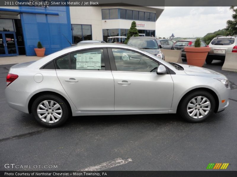 Silver Ice Metallic / Jet Black 2011 Chevrolet Cruze LT
