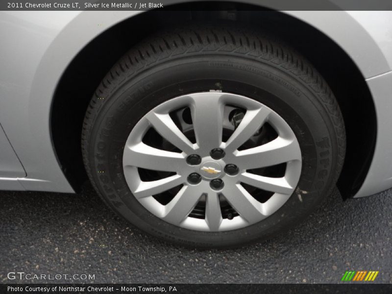 Silver Ice Metallic / Jet Black 2011 Chevrolet Cruze LT