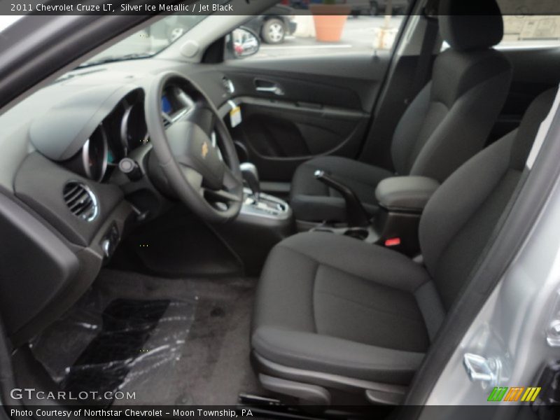 Silver Ice Metallic / Jet Black 2011 Chevrolet Cruze LT