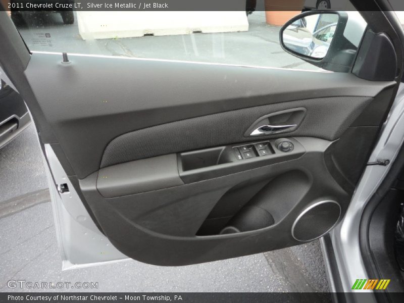 Silver Ice Metallic / Jet Black 2011 Chevrolet Cruze LT