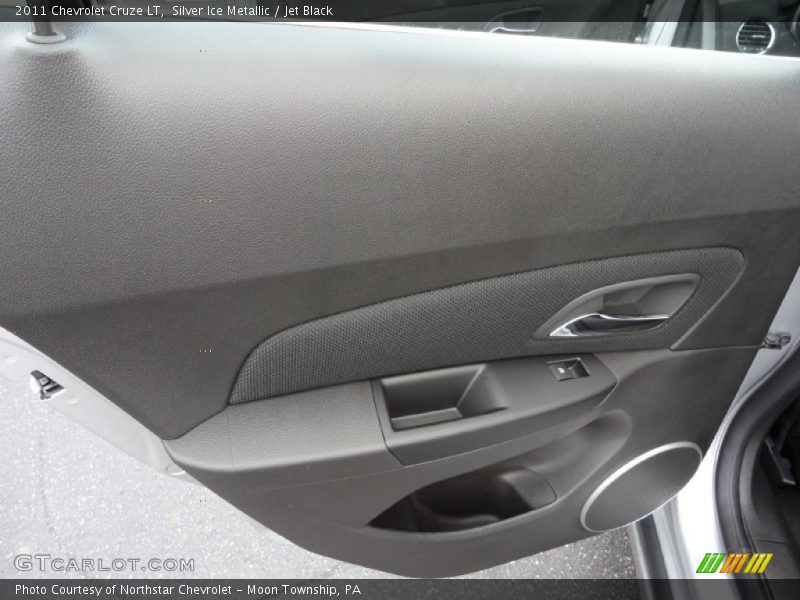 Silver Ice Metallic / Jet Black 2011 Chevrolet Cruze LT