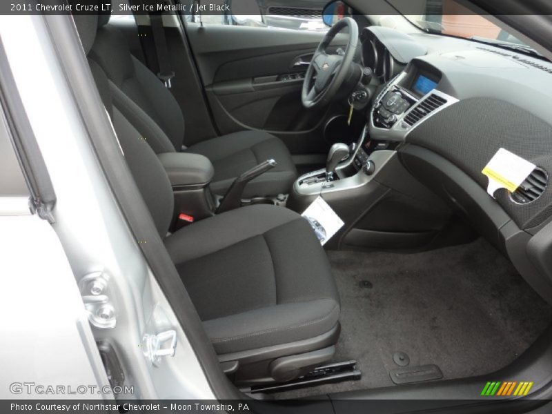 Silver Ice Metallic / Jet Black 2011 Chevrolet Cruze LT