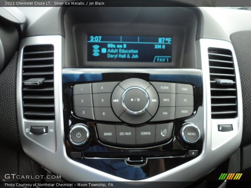 Silver Ice Metallic / Jet Black 2011 Chevrolet Cruze LT