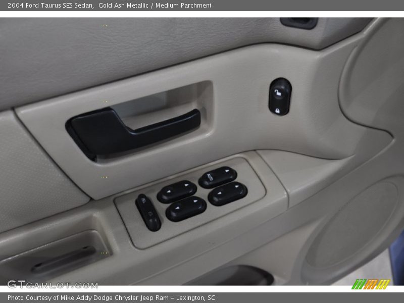 Gold Ash Metallic / Medium Parchment 2004 Ford Taurus SES Sedan
