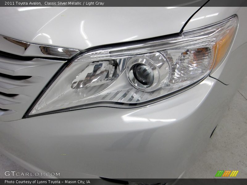 Classic Silver Metallic / Light Gray 2011 Toyota Avalon