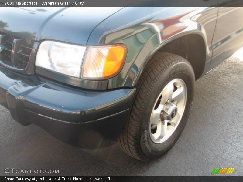 Evergreen Green / Gray 2000 Kia Sportage