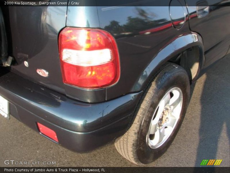 Evergreen Green / Gray 2000 Kia Sportage