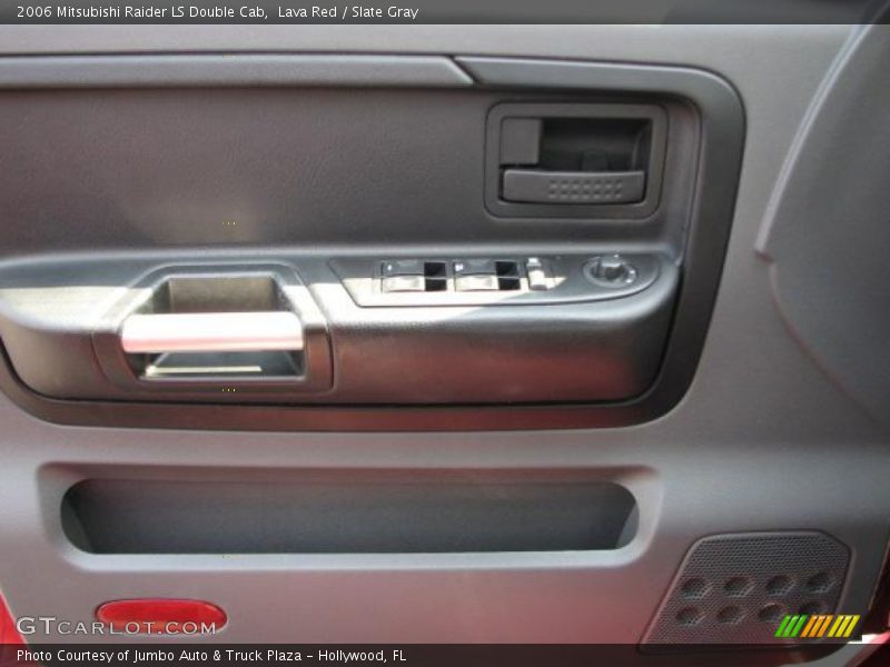 Door Panel of 2006 Raider LS Double Cab