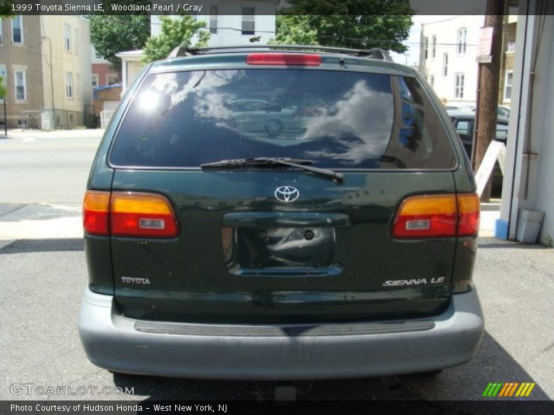 Woodland Pearl / Gray 1999 Toyota Sienna LE