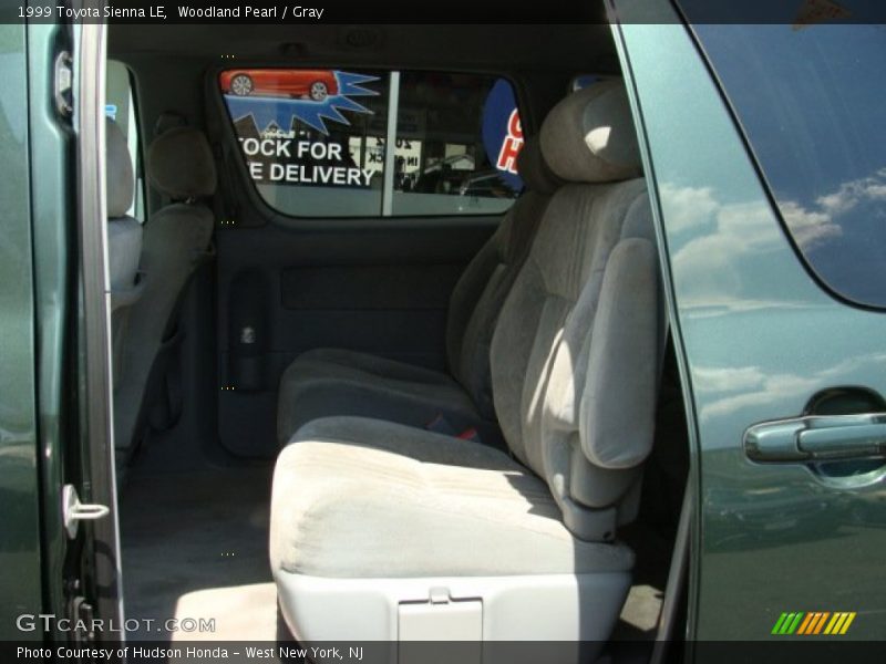 Woodland Pearl / Gray 1999 Toyota Sienna LE