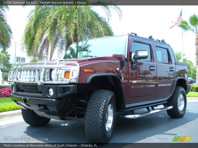Front 3/4 View of 2006 H2 SUT