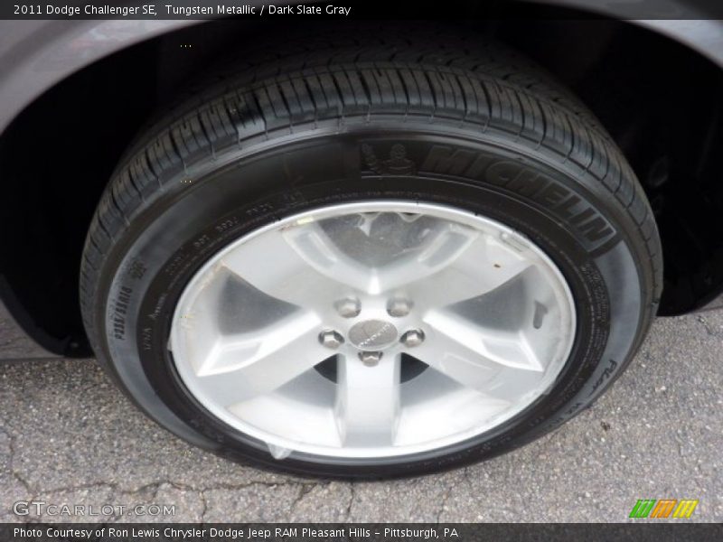 Tungsten Metallic / Dark Slate Gray 2011 Dodge Challenger SE