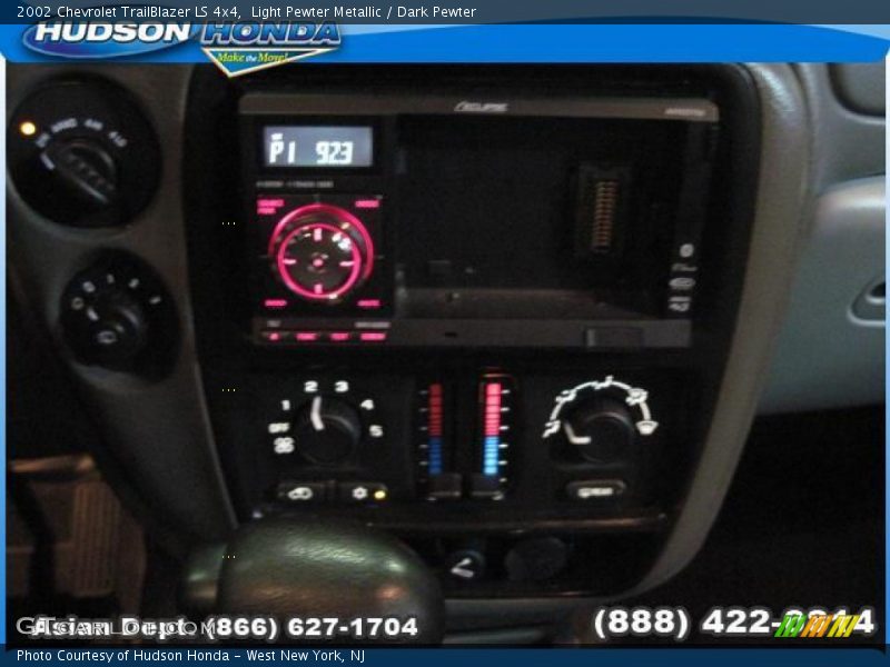 Light Pewter Metallic / Dark Pewter 2002 Chevrolet TrailBlazer LS 4x4