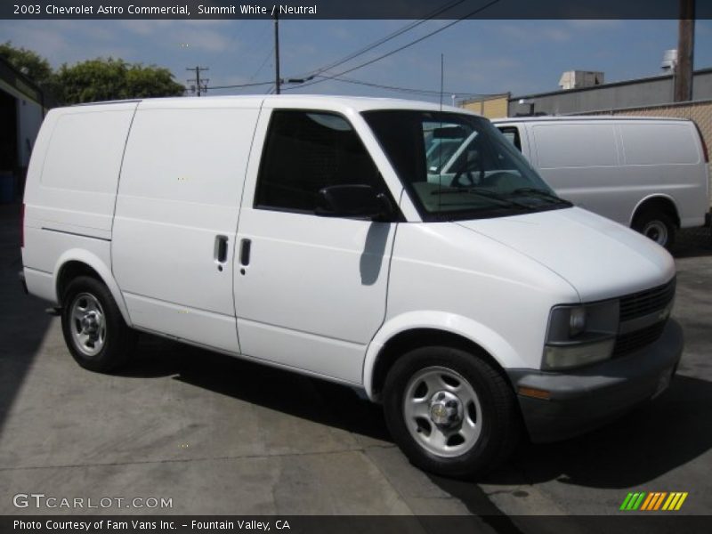 Front 3/4 View of 2003 Astro Commercial