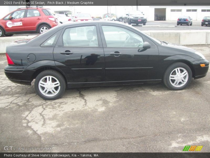 Pitch Black / Medium Graphite 2003 Ford Focus SE Sedan