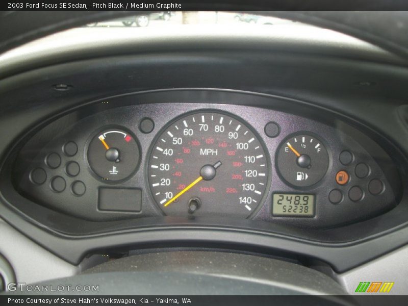 Pitch Black / Medium Graphite 2003 Ford Focus SE Sedan