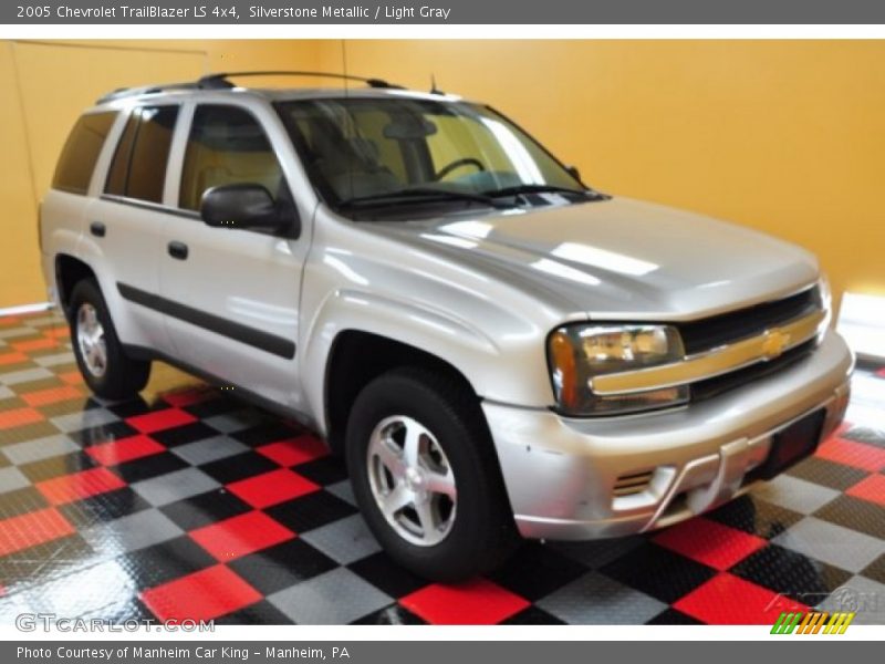 Silverstone Metallic / Light Gray 2005 Chevrolet TrailBlazer LS 4x4