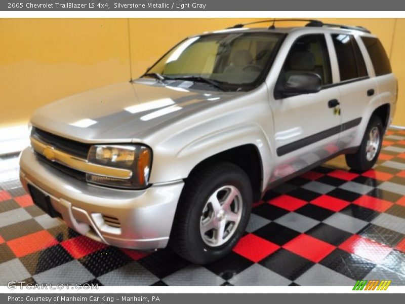 Silverstone Metallic / Light Gray 2005 Chevrolet TrailBlazer LS 4x4