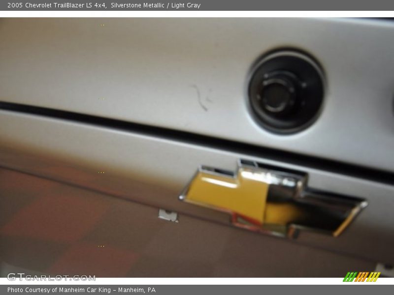 Silverstone Metallic / Light Gray 2005 Chevrolet TrailBlazer LS 4x4