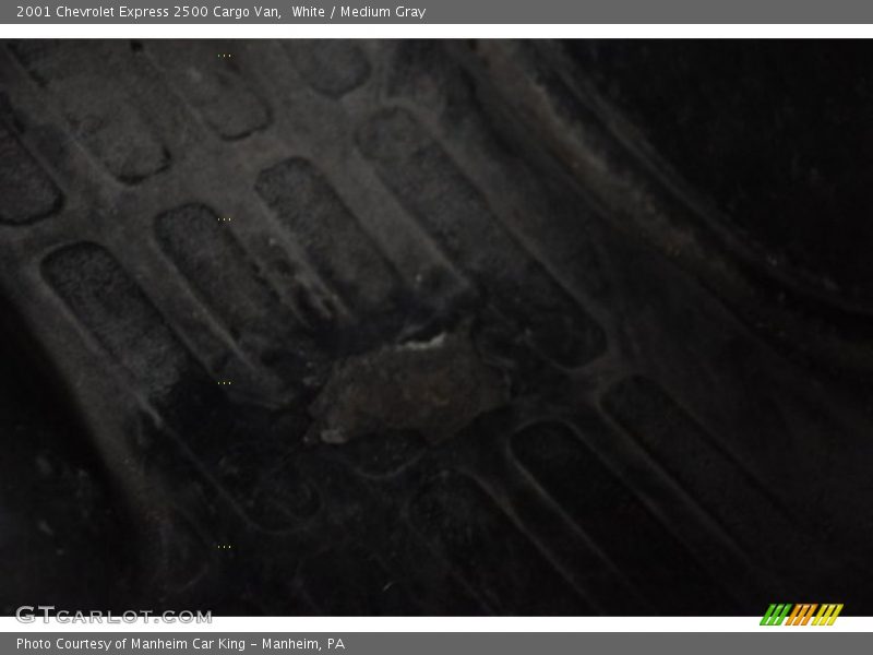 White / Medium Gray 2001 Chevrolet Express 2500 Cargo Van