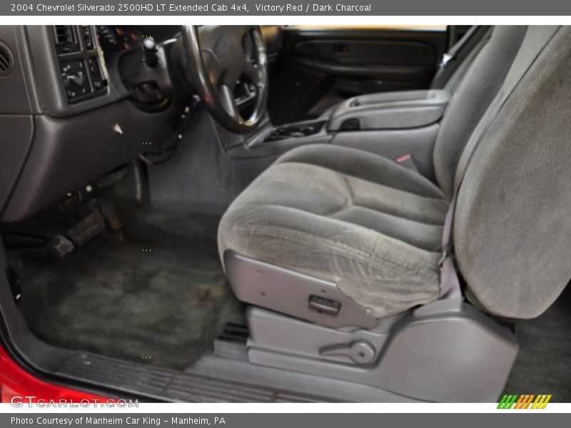 Victory Red / Dark Charcoal 2004 Chevrolet Silverado 2500HD LT Extended Cab 4x4