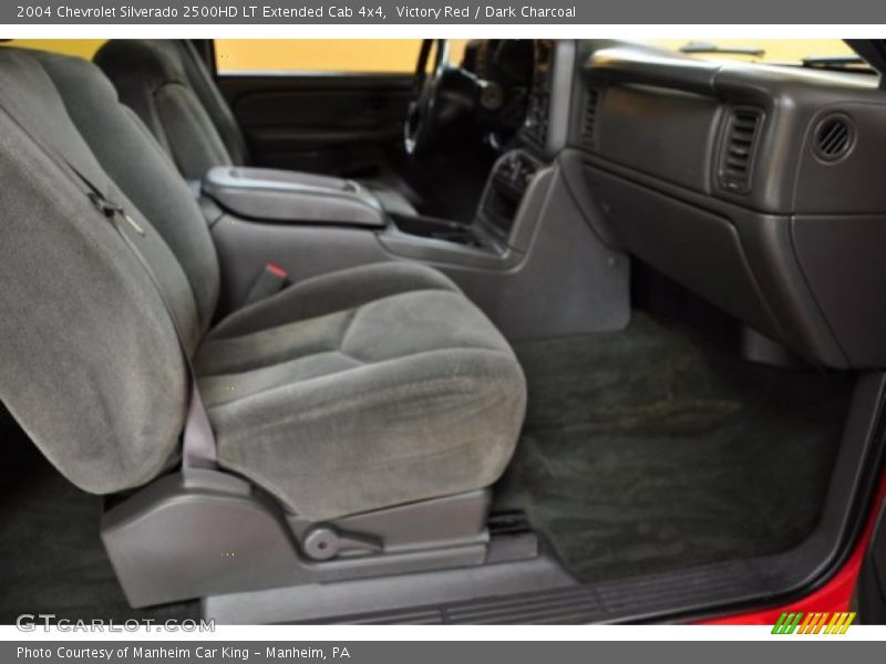 Victory Red / Dark Charcoal 2004 Chevrolet Silverado 2500HD LT Extended Cab 4x4