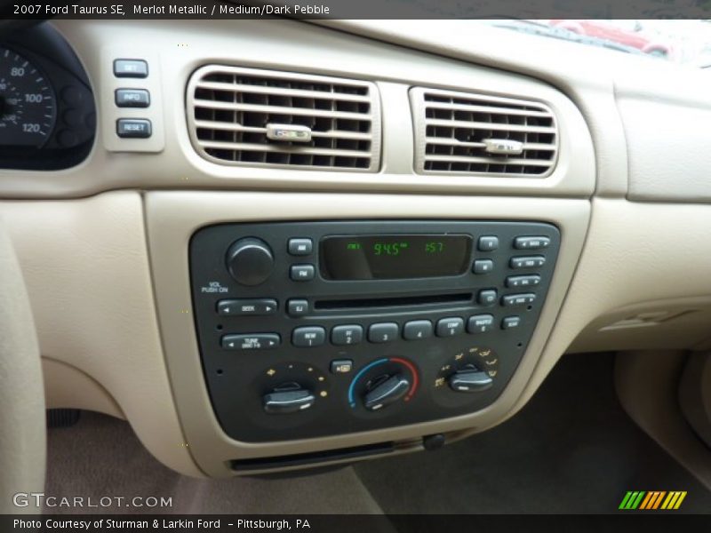 Merlot Metallic / Medium/Dark Pebble 2007 Ford Taurus SE