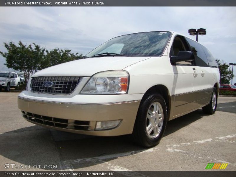 Front 3/4 View of 2004 Freestar Limited