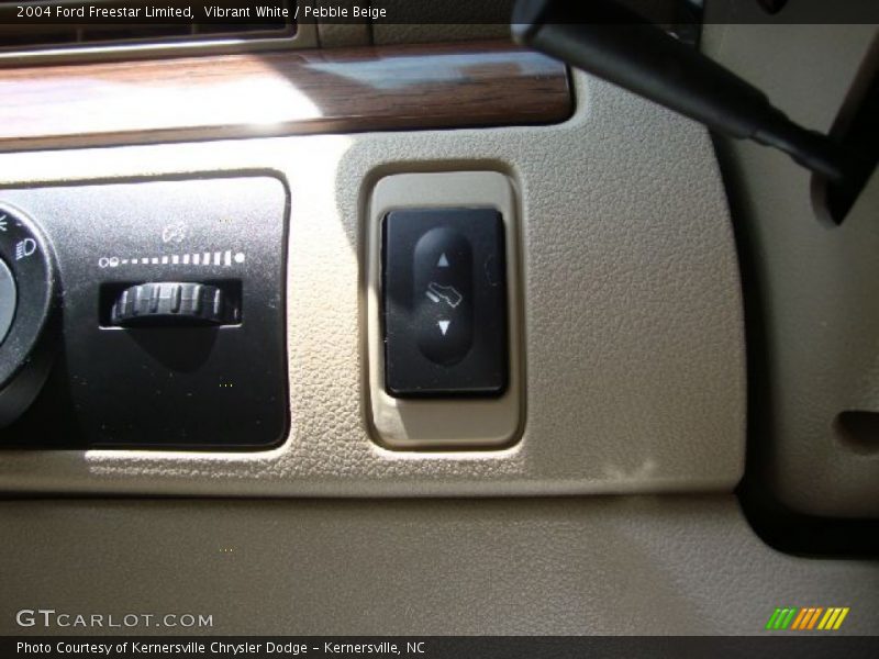 Vibrant White / Pebble Beige 2004 Ford Freestar Limited