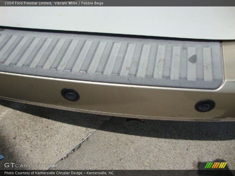Vibrant White / Pebble Beige 2004 Ford Freestar Limited