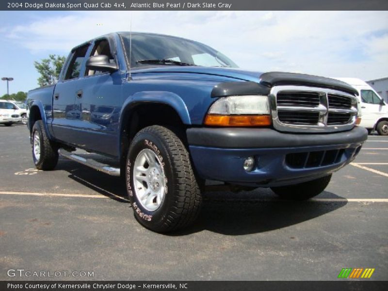 Atlantic Blue Pearl / Dark Slate Gray 2004 Dodge Dakota Sport Quad Cab 4x4
