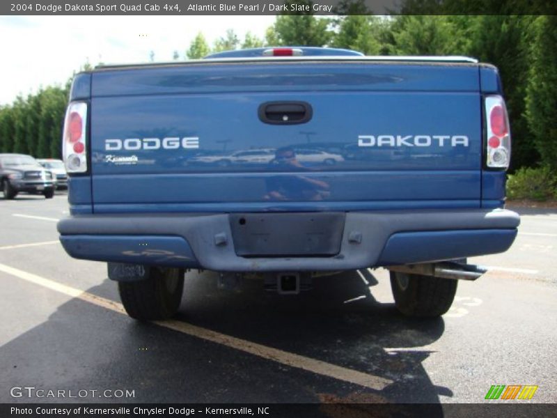 Atlantic Blue Pearl / Dark Slate Gray 2004 Dodge Dakota Sport Quad Cab 4x4