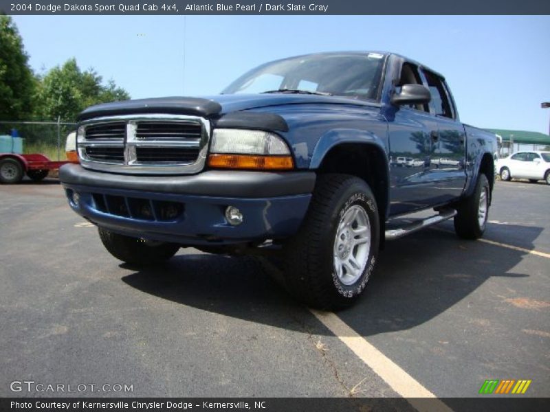 Atlantic Blue Pearl / Dark Slate Gray 2004 Dodge Dakota Sport Quad Cab 4x4