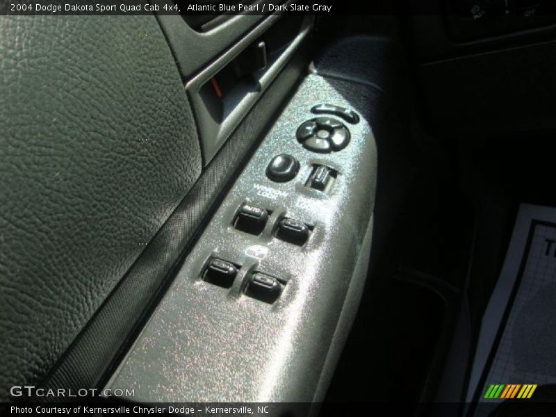 Atlantic Blue Pearl / Dark Slate Gray 2004 Dodge Dakota Sport Quad Cab 4x4
