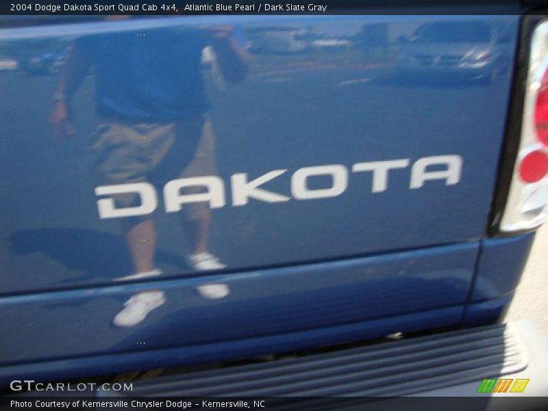 Atlantic Blue Pearl / Dark Slate Gray 2004 Dodge Dakota Sport Quad Cab 4x4