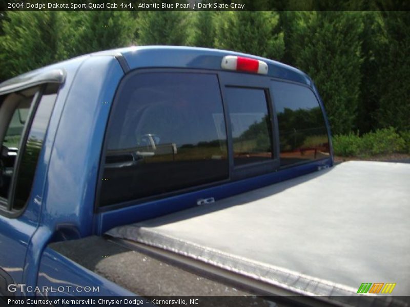 Atlantic Blue Pearl / Dark Slate Gray 2004 Dodge Dakota Sport Quad Cab 4x4