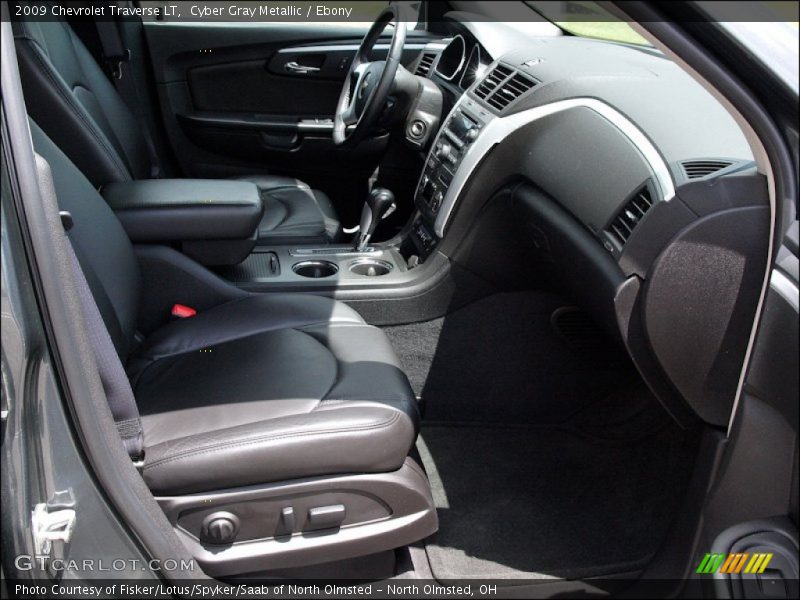 Cyber Gray Metallic / Ebony 2009 Chevrolet Traverse LT