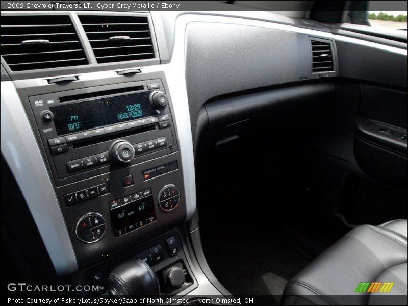 Cyber Gray Metallic / Ebony 2009 Chevrolet Traverse LT