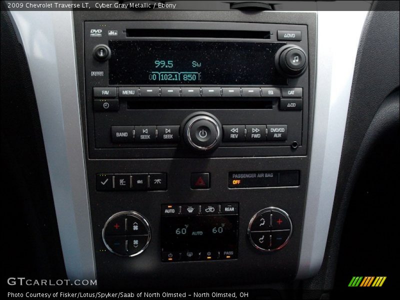 Cyber Gray Metallic / Ebony 2009 Chevrolet Traverse LT