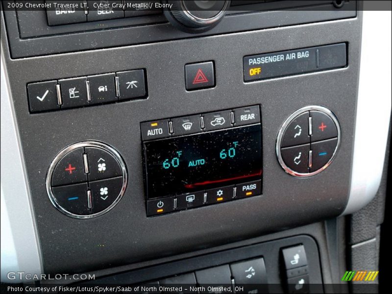 Cyber Gray Metallic / Ebony 2009 Chevrolet Traverse LT