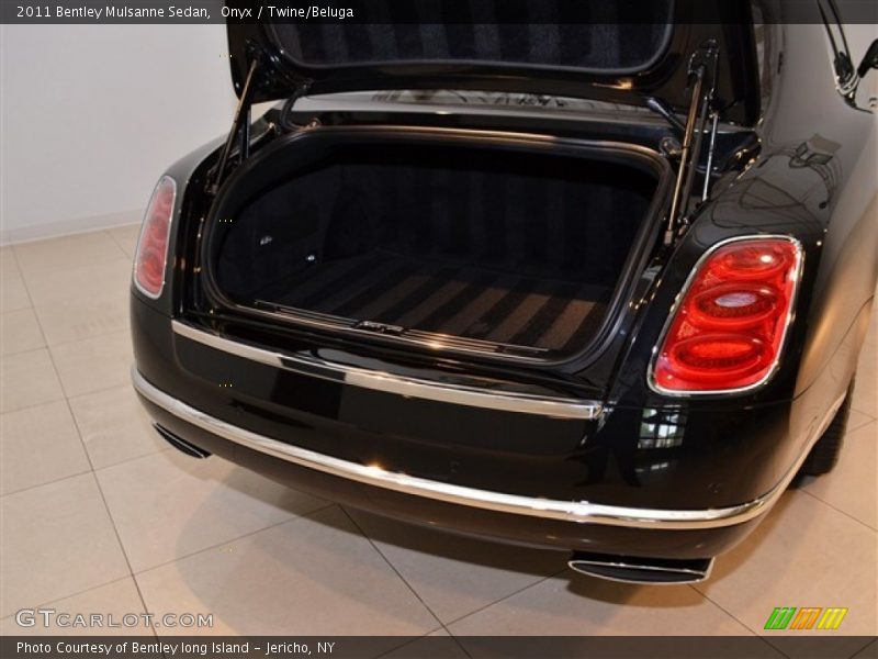  2011 Mulsanne Sedan Trunk