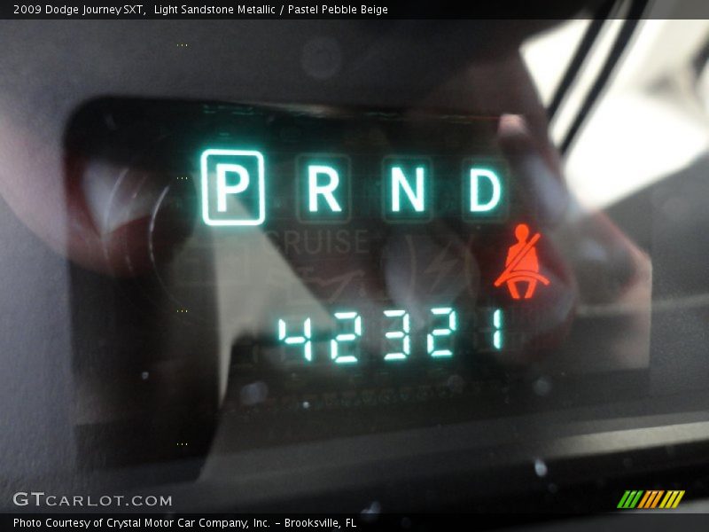 Light Sandstone Metallic / Pastel Pebble Beige 2009 Dodge Journey SXT