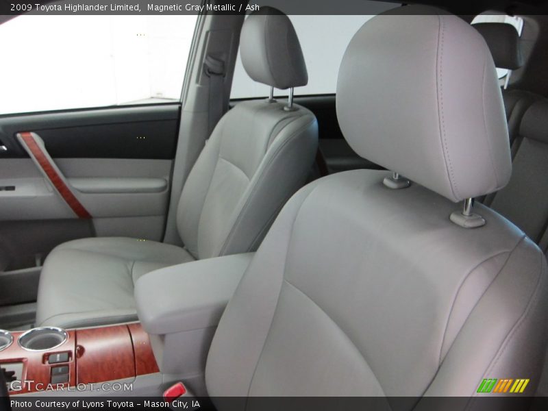 Magnetic Gray Metallic / Ash 2009 Toyota Highlander Limited