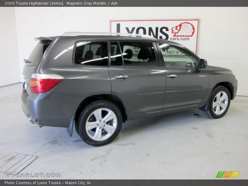 Magnetic Gray Metallic / Ash 2009 Toyota Highlander Limited
