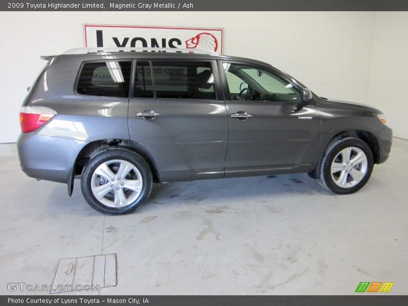 Magnetic Gray Metallic / Ash 2009 Toyota Highlander Limited