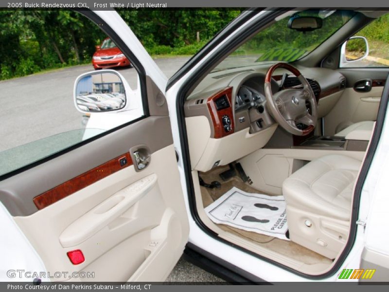 Frost White / Light Neutral 2005 Buick Rendezvous CXL